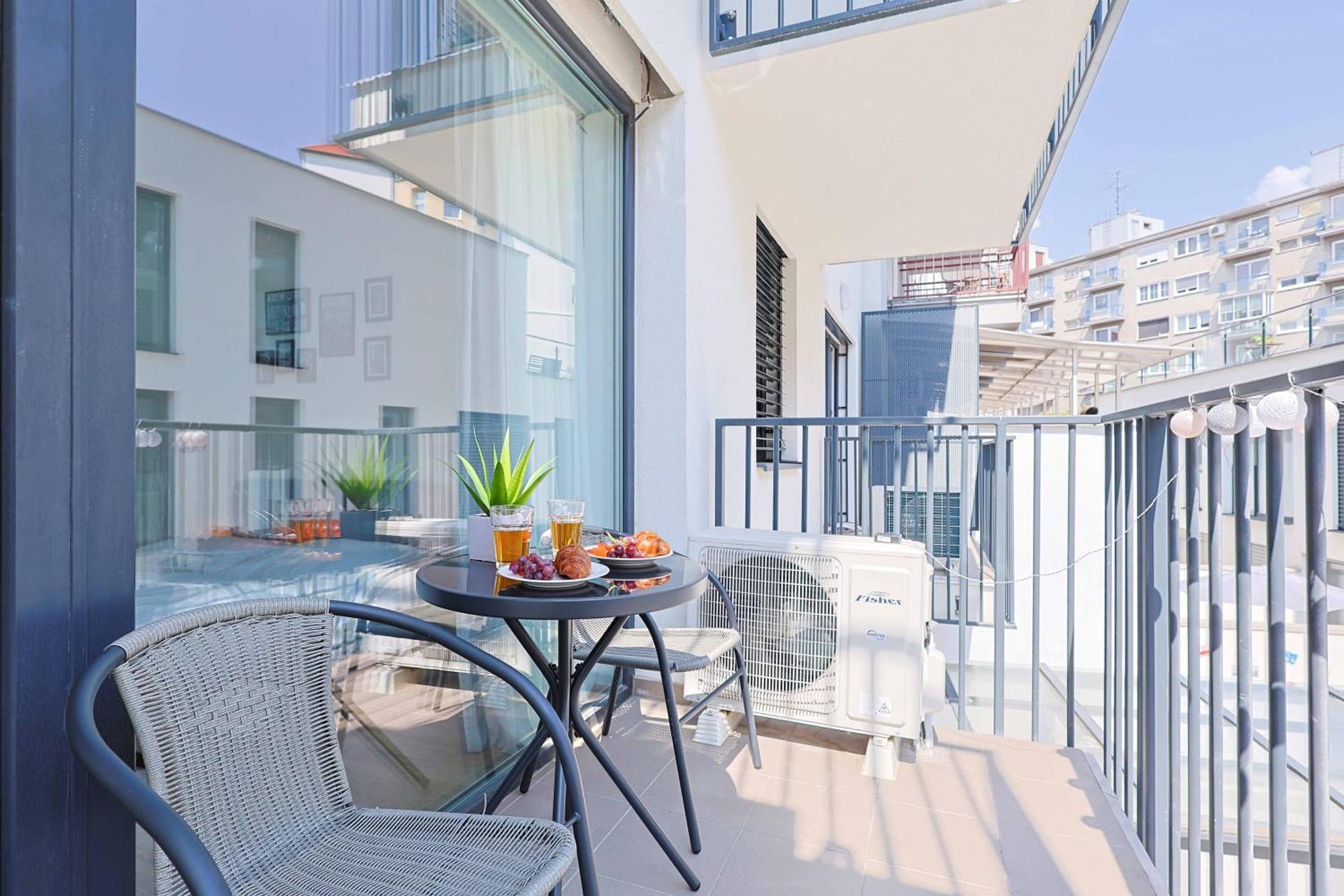 브라티슬라바 Adamick Place In City Centre With Free Parking 아파트 외부 사진